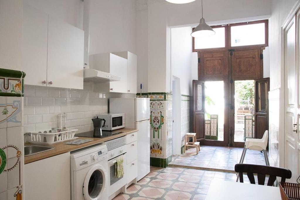 4 - Acogedora Habitacion Junto A Ruzafa Con Bano Privado Y Aire Acondicionado Valencia Exterior foto