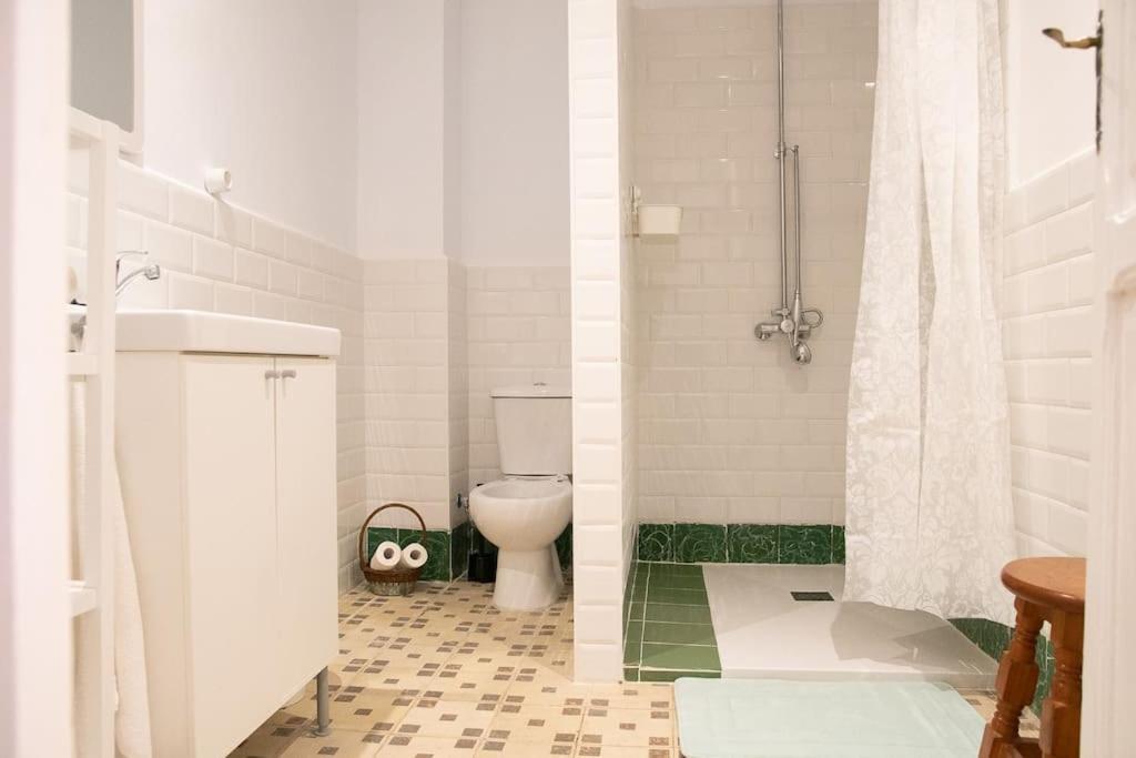 4 - Acogedora Habitacion Junto A Ruzafa Con Bano Privado Y Aire Acondicionado Valencia Exterior foto