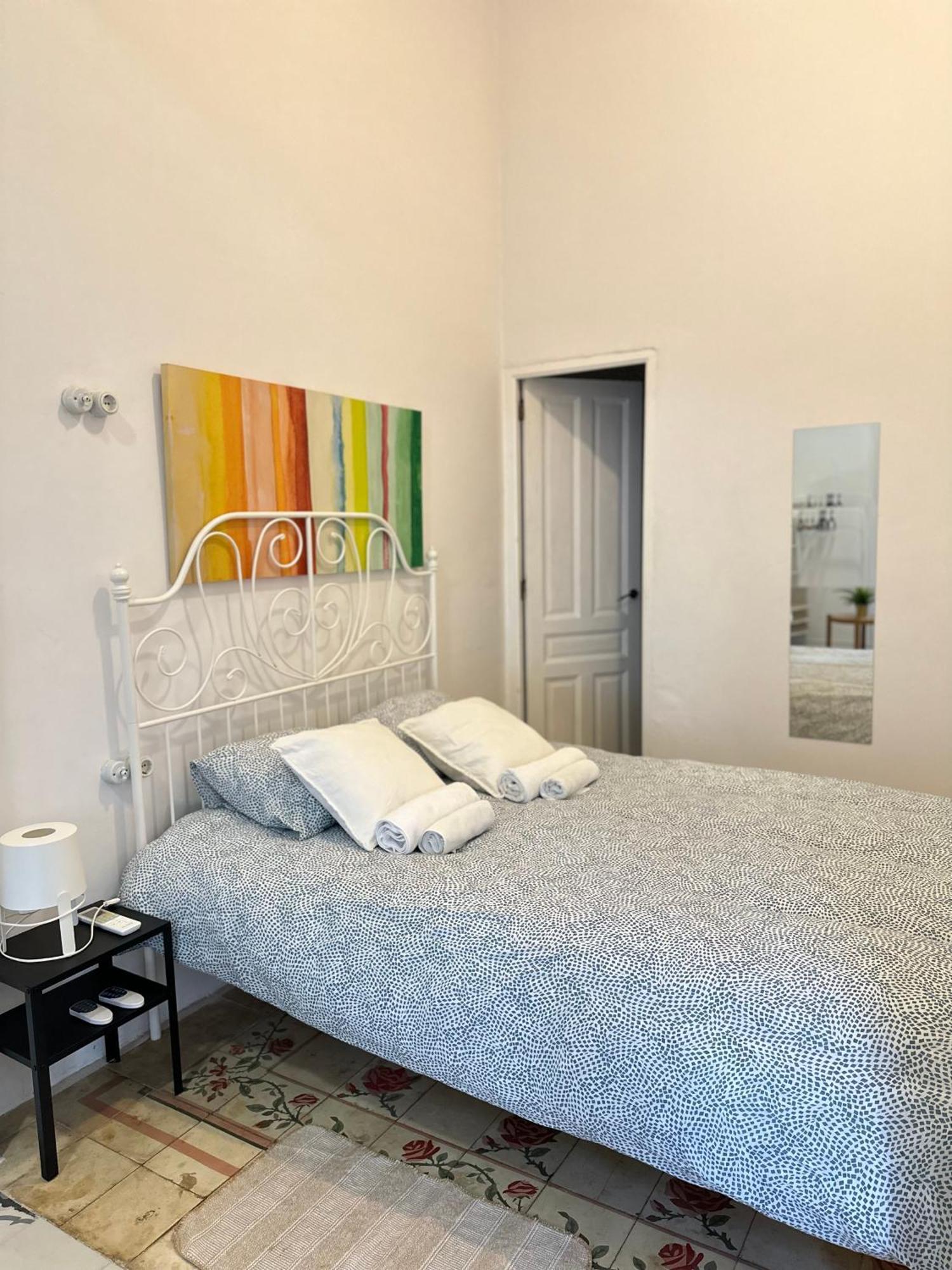 4 - Acogedora Habitacion Junto A Ruzafa Con Bano Privado Y Aire Acondicionado Valencia Exterior foto